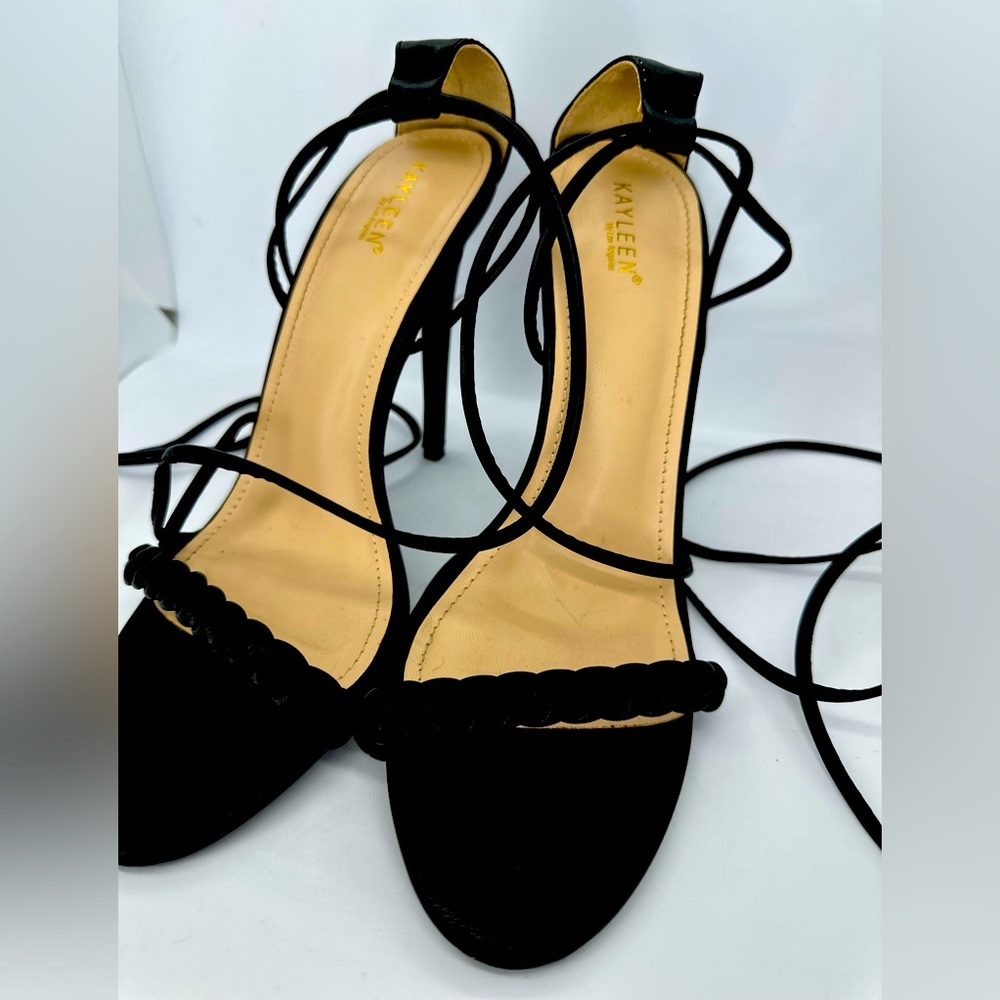KAYLEEN by Los Angeles Black Wrap Heels. Size 10 - Picture 3 of 16